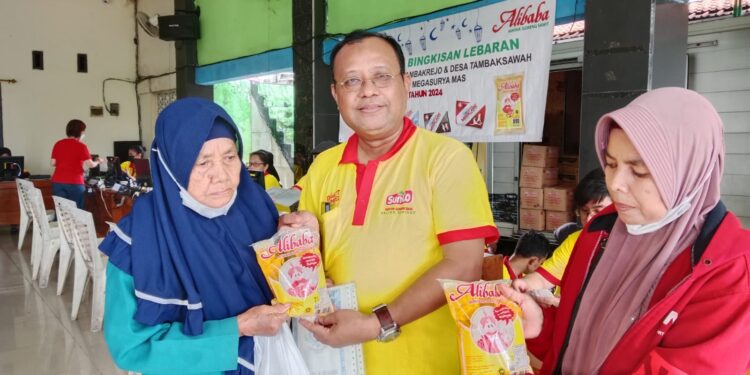 Megasurya Mas Bagikan Bingkisan Lebaran