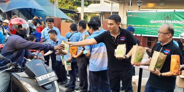 Tjiwi Kimia Sosialisasi Kantong Makanan Ramah Lingkungan