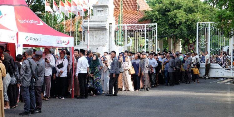 Ribuan Warga Sidoarjo Antusias Bersilaturahmi dengan Bupati Muhdlor