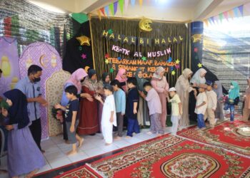 Hari Pertama Sekolah, KB-TK Al Muslim Gelar Halal Bihalal