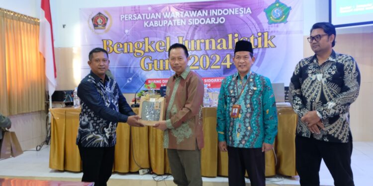 PWI Sidoarjo Gelar Bengkel Jurnalistik untuk Guru SMP