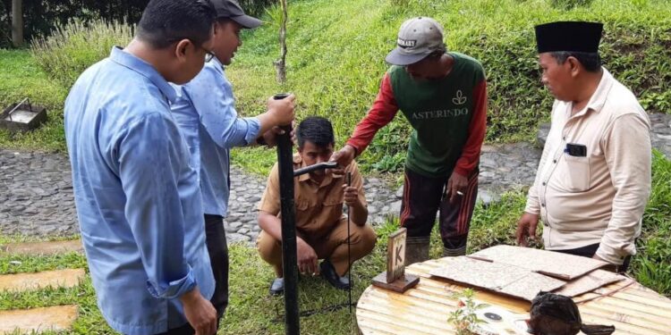 Unipa Surabaya Bikin Alat Deteksi Dini Longsor untuk Desa Rawan Bencana
