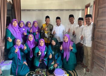 Hadiri Sholawatan Bersama KH Marzuki Mustamar, Mas Iin Apresiasi Jemaah Ibu-Ibu