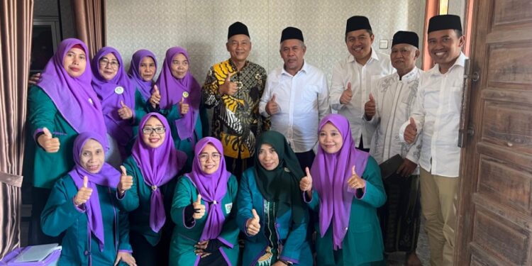 Hadiri Sholawatan Bersama KH Marzuki Mustamar, Mas Iin Apresiasi Jemaah Ibu-Ibu