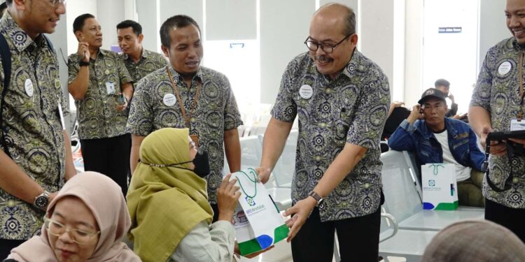 Hari Pelanggan Nasional 2024, Deputi Direksi Wilayah Jatim Menyapa Peserta JKN