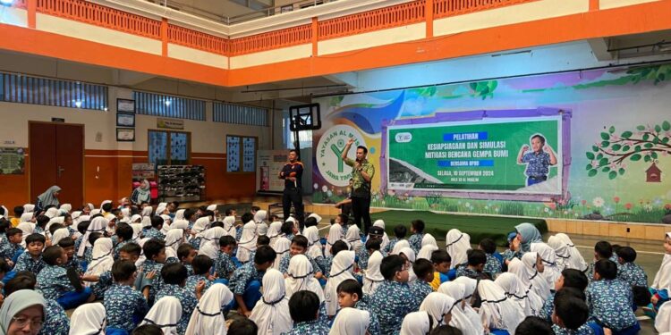 SD Al Muslim Gelar Kesiapsiagaan dan Simulasi Bencana Gempa Bumi