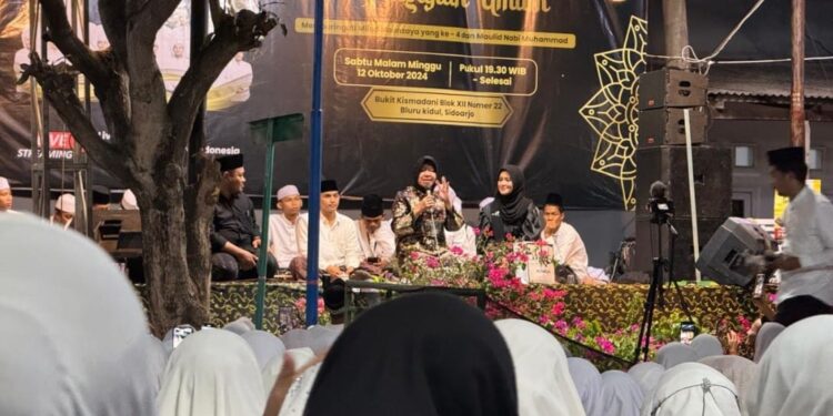 Risma Bercerita Penutupan Dolly kepada Ribuan Jemaah Moonzaya Bersholawat