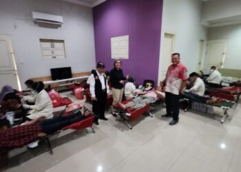Bersama Wakil Ketua DPRD Sidoarjo, Indah Kurnia Gelar Baksos Donor Darah