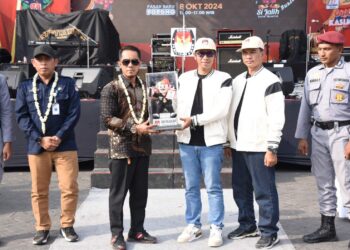 Usai Sambut Si Jalih, KPU Sidoarjo Kirab Guk Kasijo Keliling Kota Delta