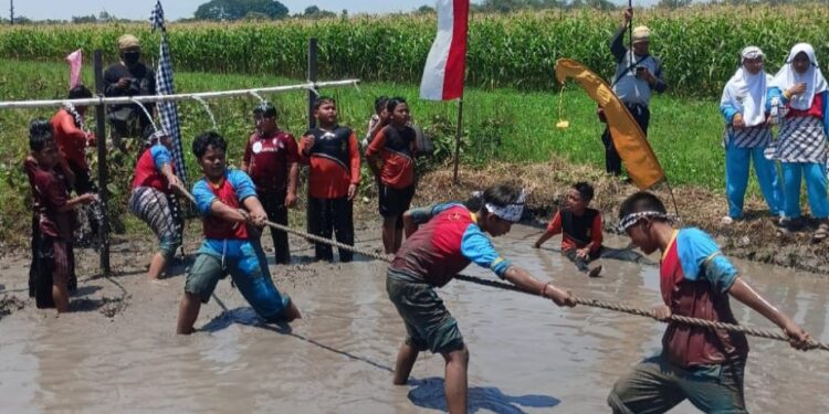 SD Al Muslim Juarai Lomba Permainan Tradisional