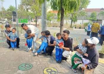 Serunya Bermain Bersama Ayah di KB-TK Al Muslim