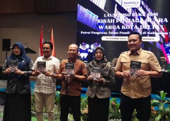 Bawaslu Sidoarjo Launching Buku Tentang Liku-Liku Pengawasan Pemilu 2024