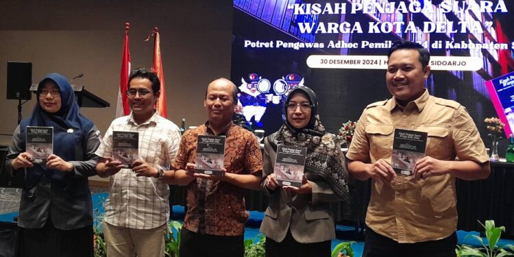 Bawaslu Sidoarjo Launching Buku Tentang Liku-Liku Pengawasan Pemilu 2024