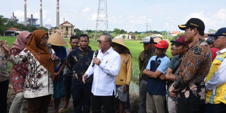 Kunker ke Sidoarjo, Menko Pangan Zulkifli Hasan Tampung Keluh Kesah Petani