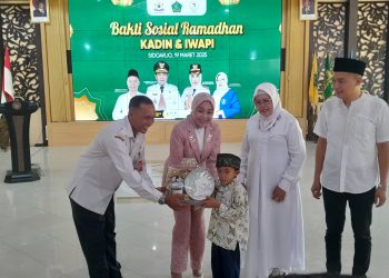 Kadin dan IWAPI Sidoarjo Gelar Santunan Anak Yatim