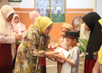 Yayasan Al Muslim Bagikan 1.443 Sembako untuk Yatim dan Dhuafa