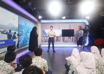 Kenali Dunia Pertelevisian, Siswa SMP Al Muslim Kunjungi JTV