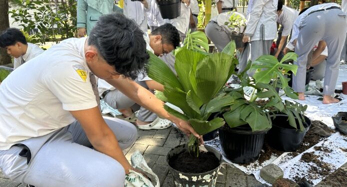 Rayakan Kelulusan, Siswa SMA Al Muslim Gelar Aksi Peduli Lingkungan
