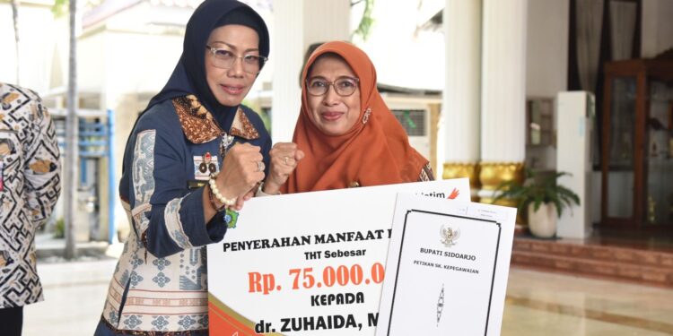 164 PNS Sidoarjo Pensiun, Sekda Fenny Minta Mereka Tetap Berkarya