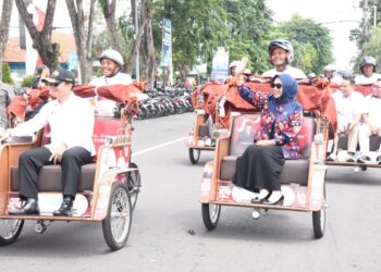 Warga Sidoarjo Terima 200 Becak Listrik Bantuan Presiden Prabowo